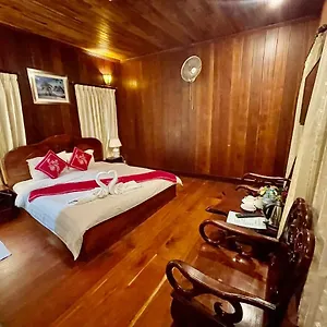 villa-phathana-boutique-hotel.hotelsluangprabang.com/