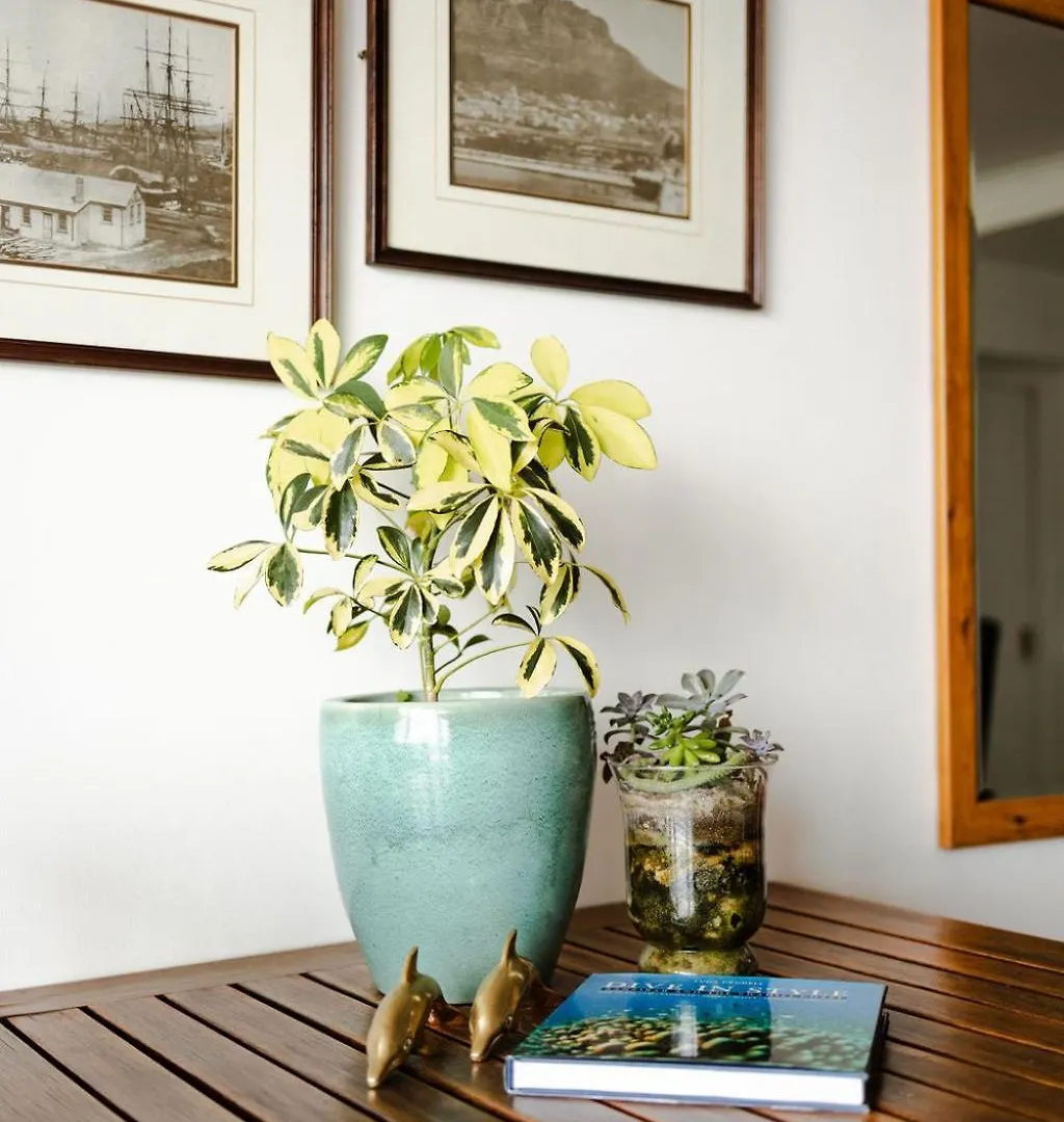Radium Hall Guest House Le Cap